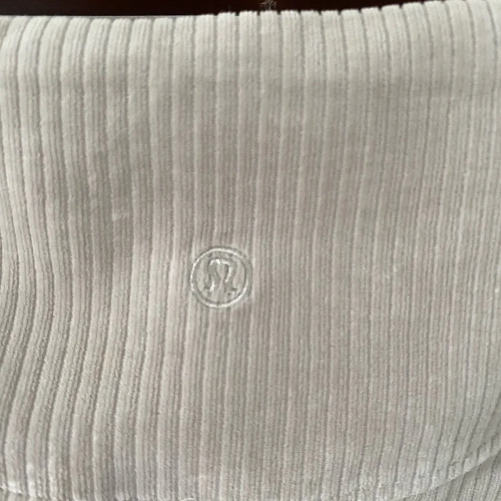 Lululemon - Scuba Mid Rise Mini Skirt - Velvet Cord - Size 14 - Picture 9 of 10
